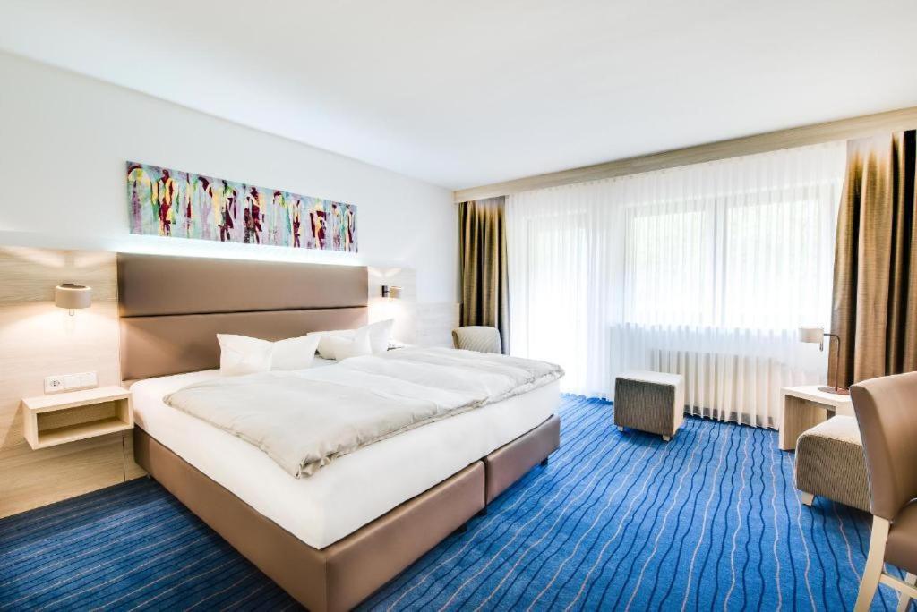 Business Class Hotel Haeckermuehle Tiefenbronn Exteriör bild